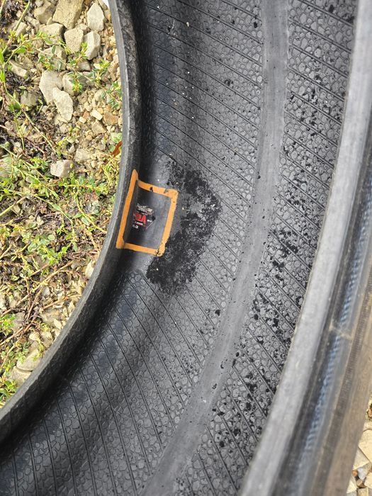 R18 225×45 Гарний стан.