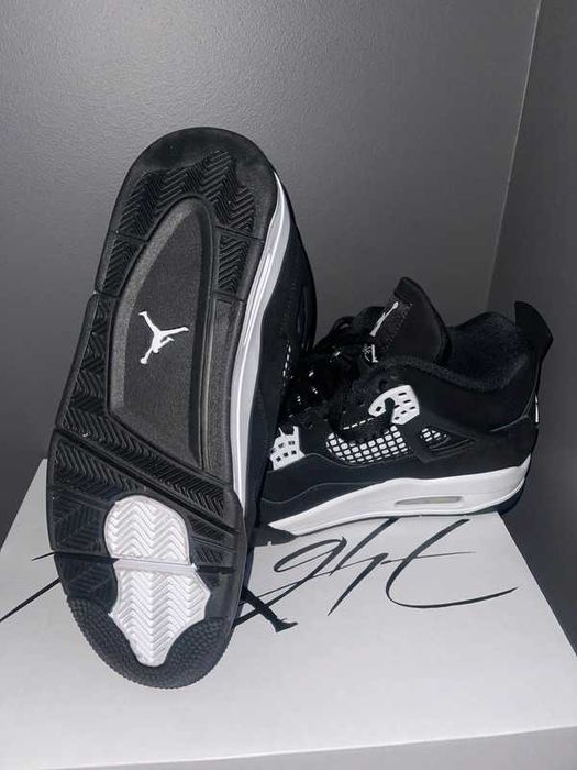 "koszykówki "Jordan_4_Retro_White_Thunder_Roz.40