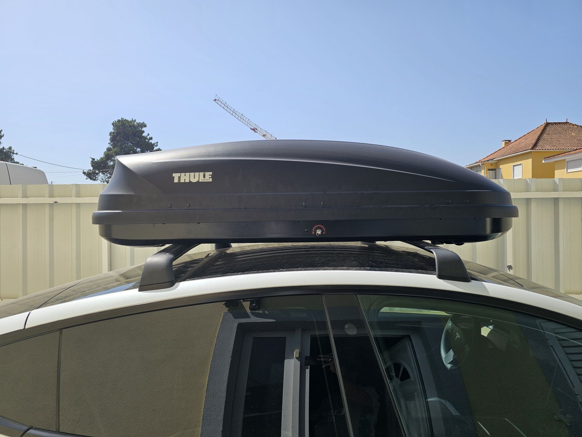 Mala tejadilho Thule 410l e barras para tesla model y ou model 3