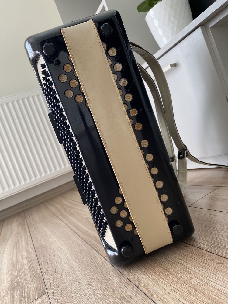 Akordeon Hohner Pirola IV