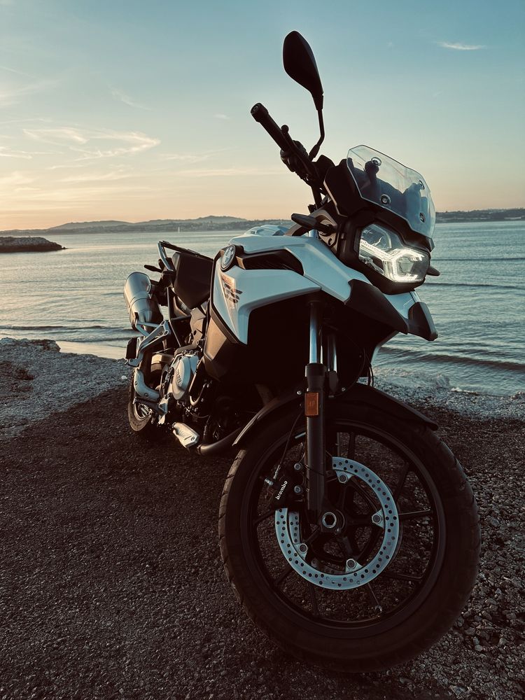 BMW F750 GS Branco "Light"