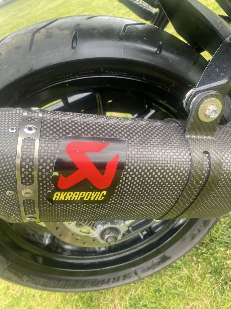 Ktm duke 125 18r. Akrapovic