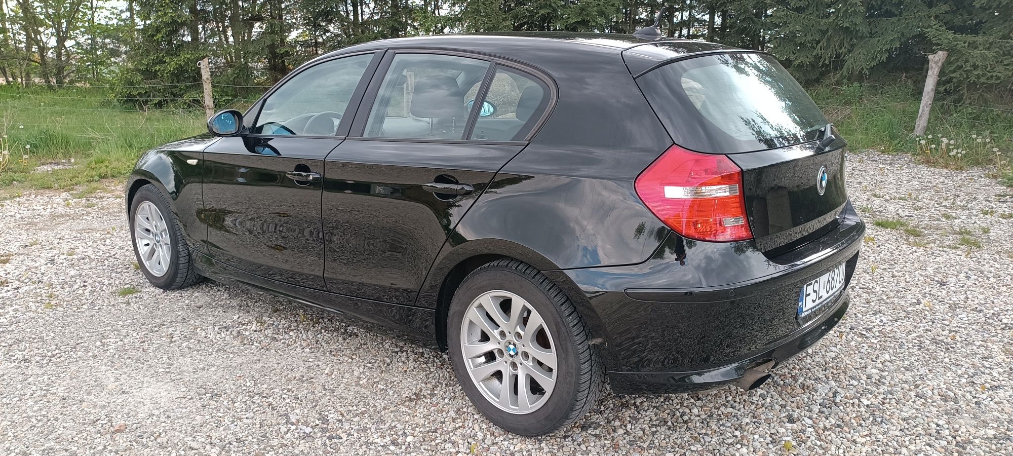 BMW 1 zarejestrowana.