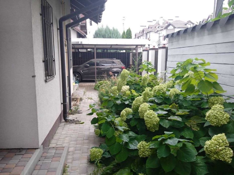 Продаж від власника. 2-поверховий дуплекс в с. Святопетрівське