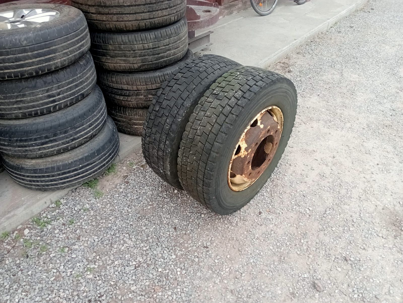 Opony Michelin 245/70 R19.5 XDE 2+