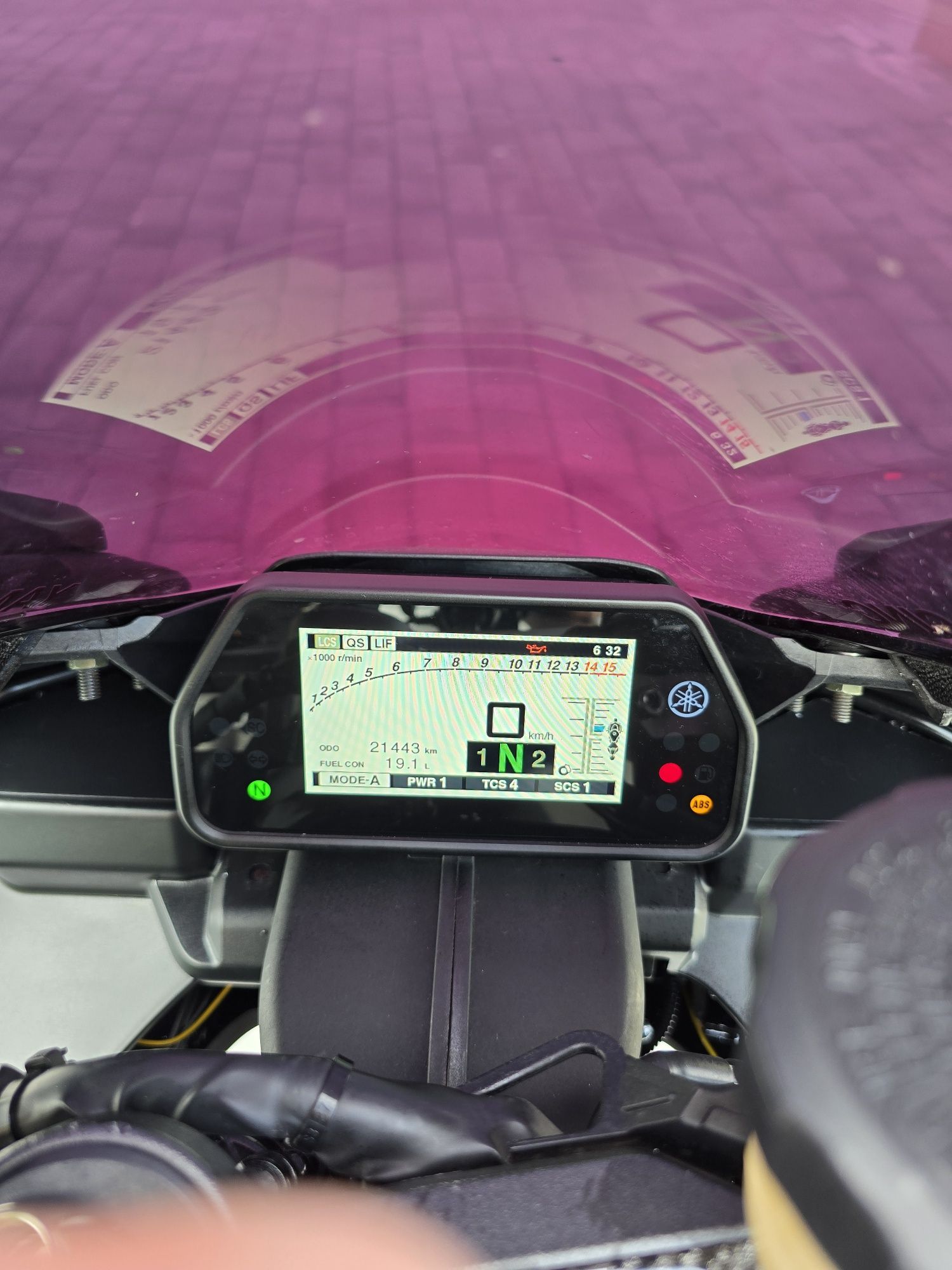 Yamaha r1 GYTR super stan