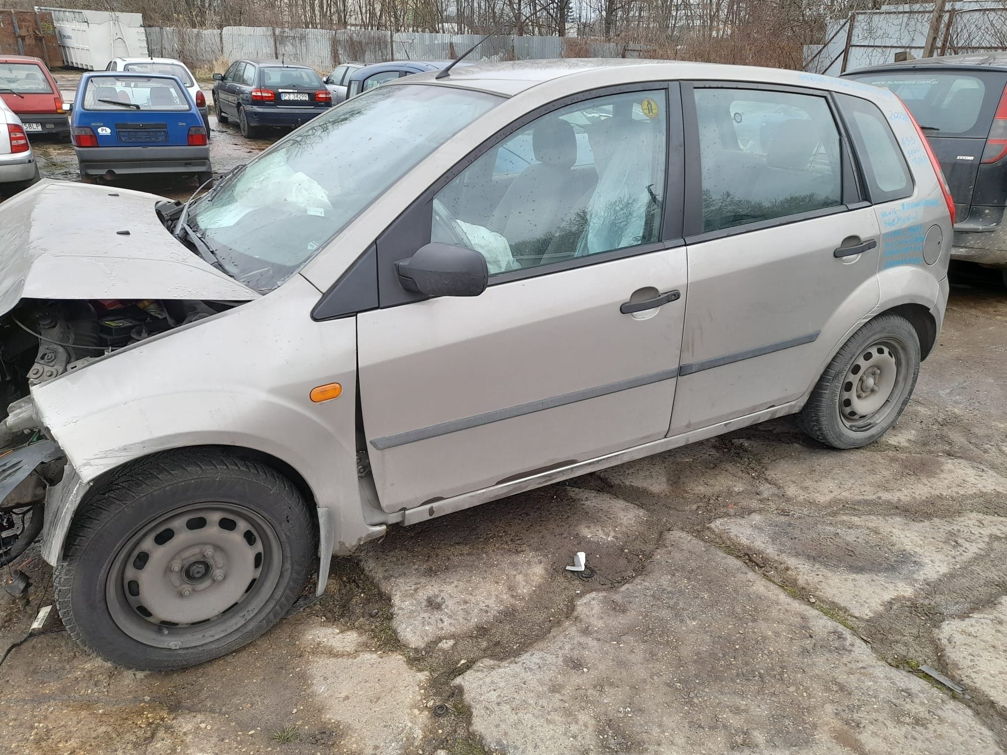 Ford Fiesta mk5 1,3 benzyna 2003r. 51 kW/70KM klapa tył 142