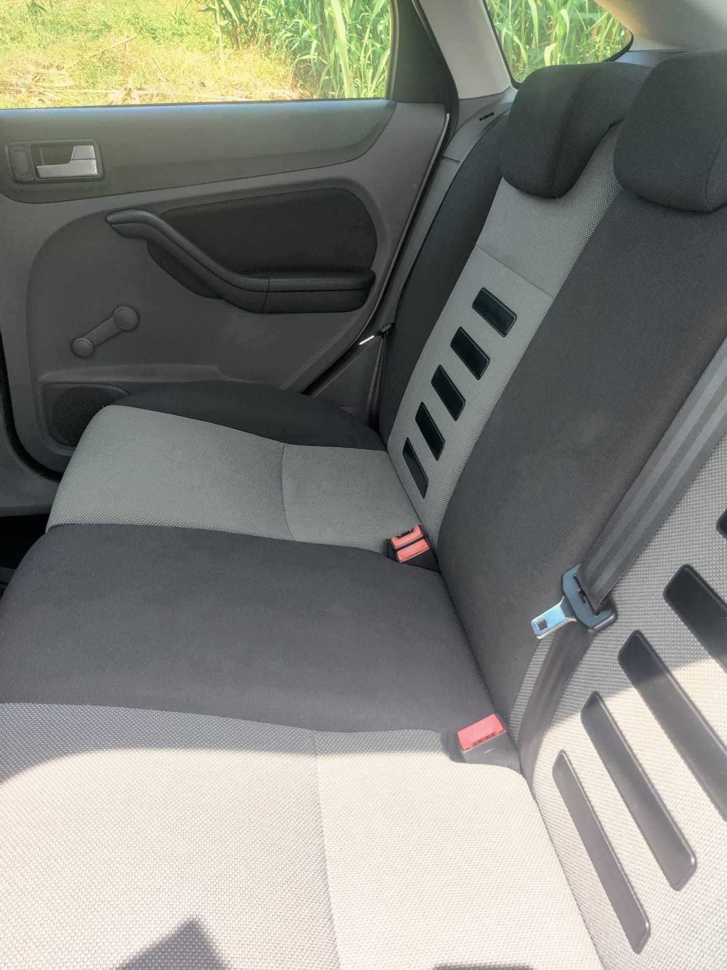 Ford Focus Branco em Excelentes Condições