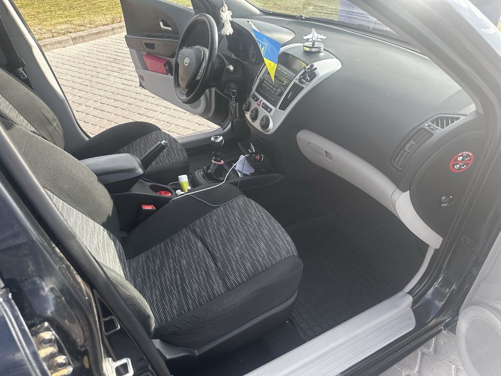 Продам Kia Ceed в гарному технічному стані