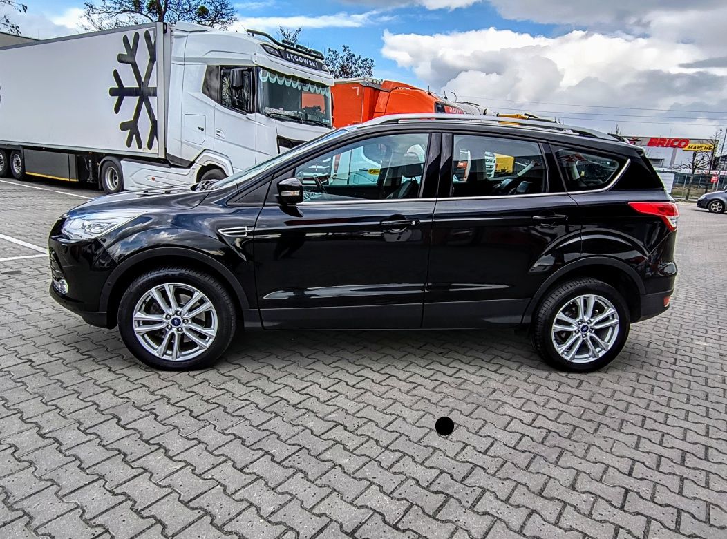 Ford Kuga Titanium, bogata wersja,bezwypadkowy,4*4,hak,serwisowany,