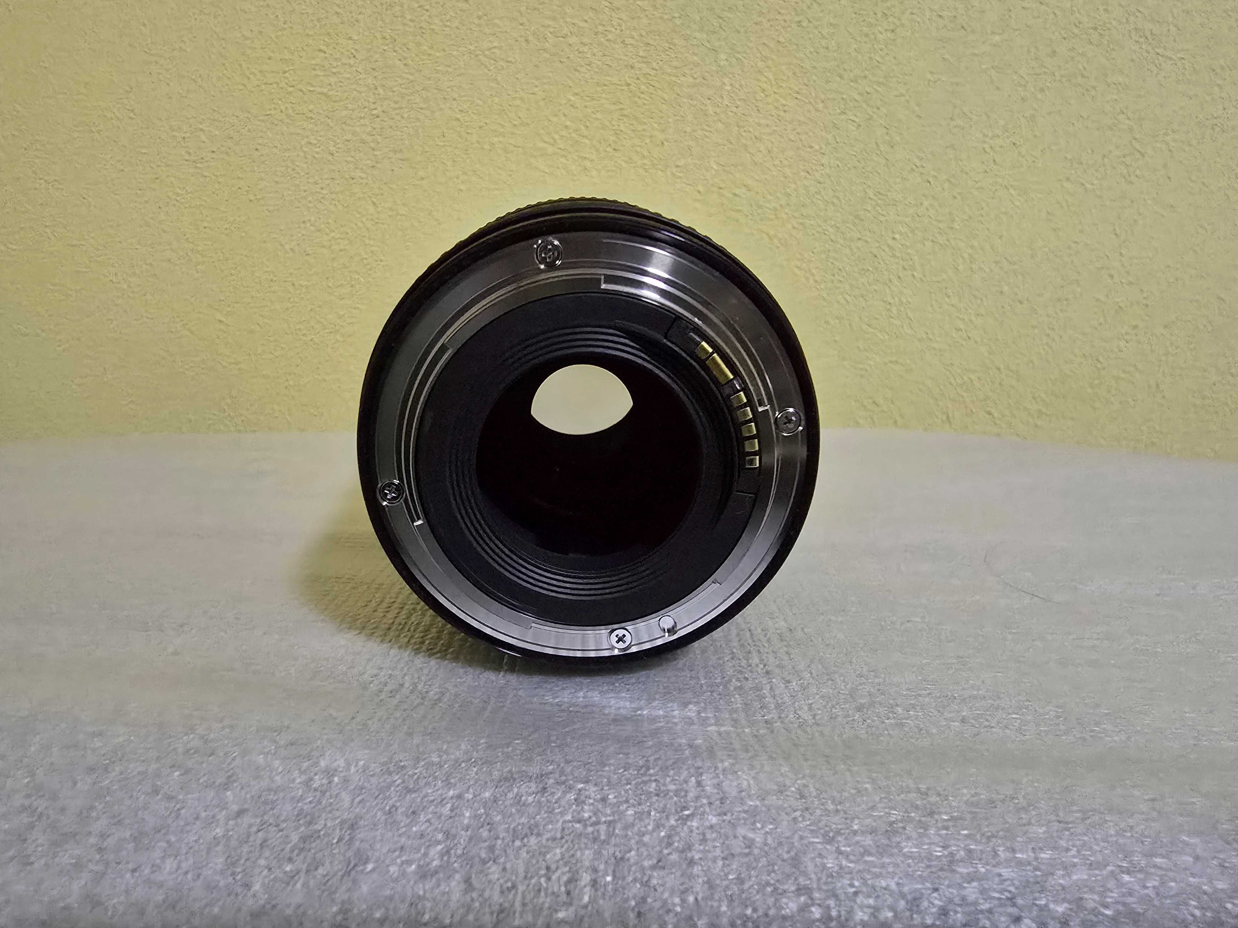 Canon EF 16-35mm f4 IS USM