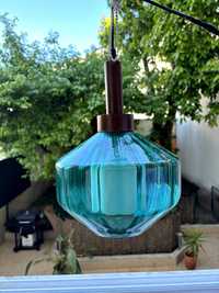 Candeeiro lindo de vidro vintage azul com suspensão em madeira