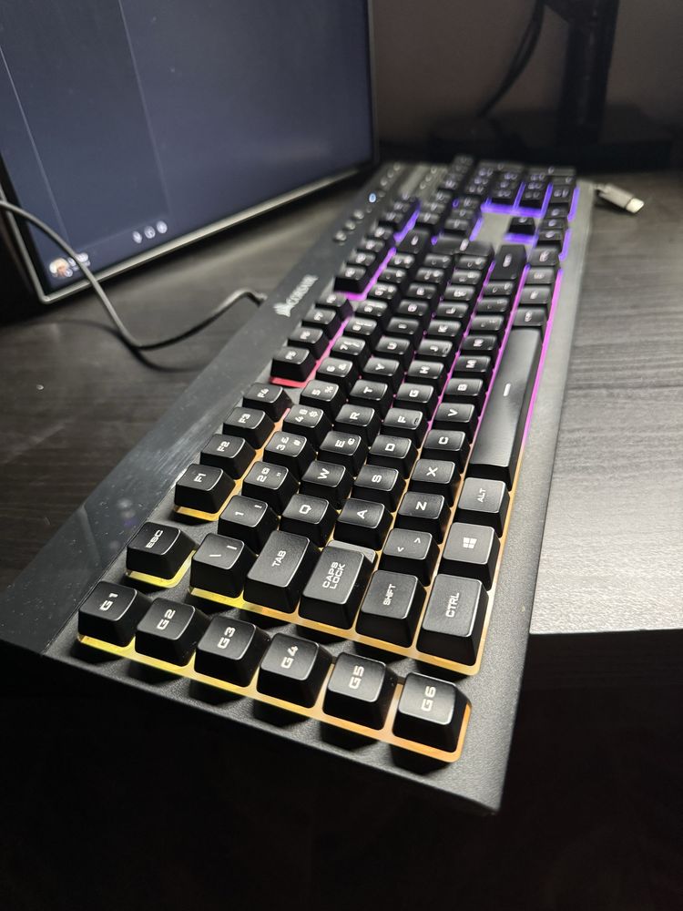 Teclado Corsair K55
