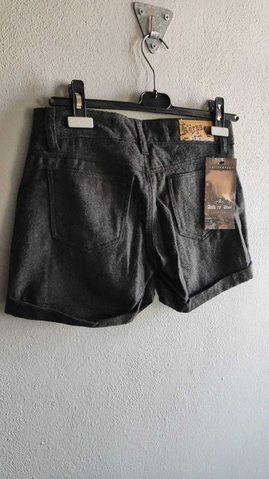 Calças de mulher com etiqueta ( Recheio de loja )