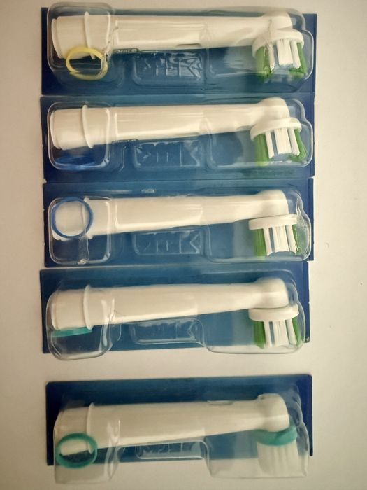 Końcowki do szczoteczki Oral-B. Oryginalne 4+1