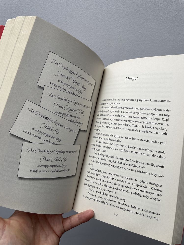 “Siła” Naomi Alderman powiesc feministyczna jak opowiesci podrecznej