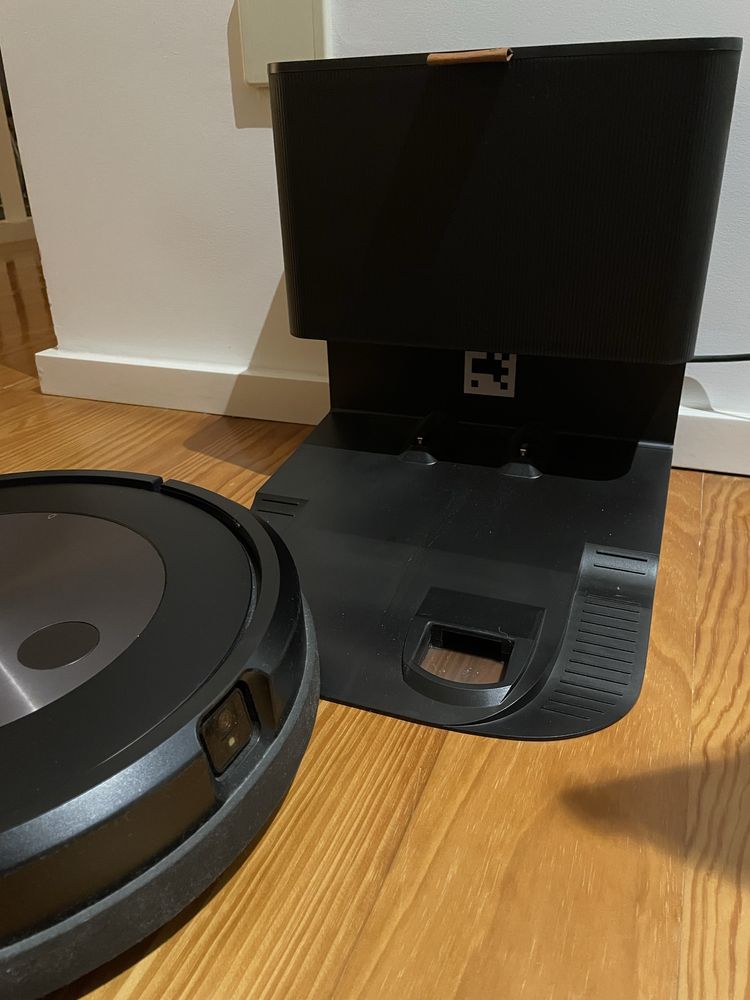 Robot aspirador iRobot j7+