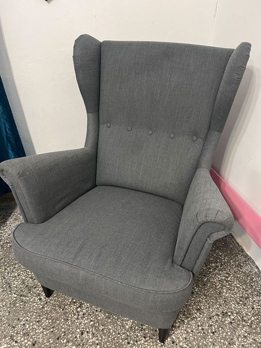 IKEA STRANDMON  - fotel z podnóżkiem