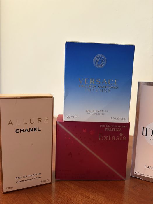 Sprzedam opakowania po markowych perfumach
