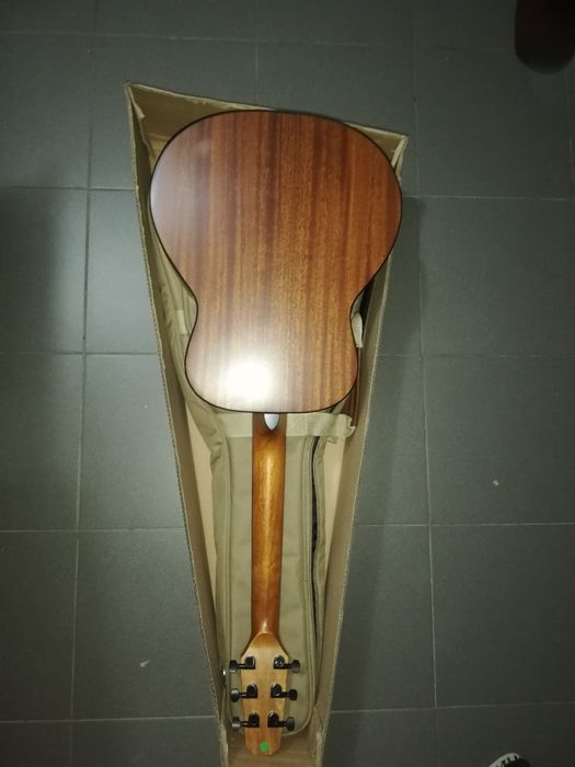 Guitarra Western  (TRAVEL GUITAR)