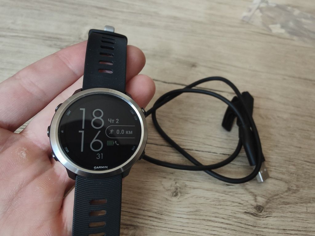 Смарт часы Garmin Forerunner 645 Music идеал