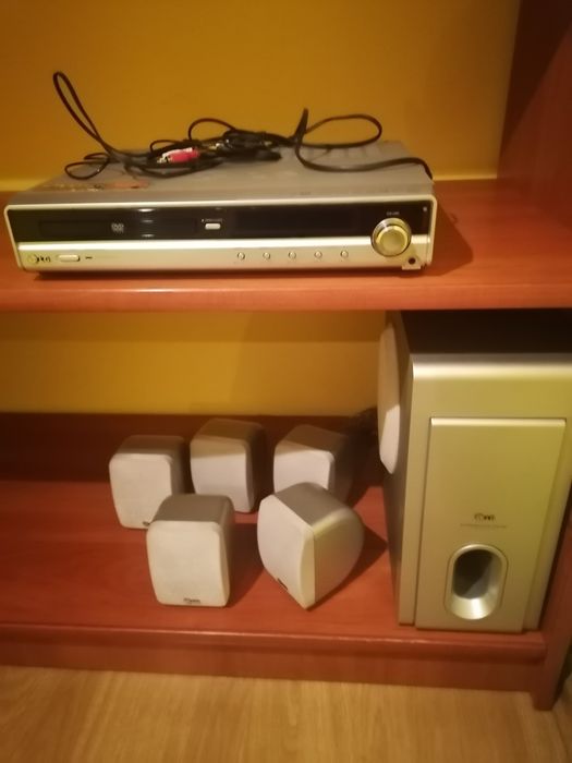 Домашній кінотеатр лджі в стані нового