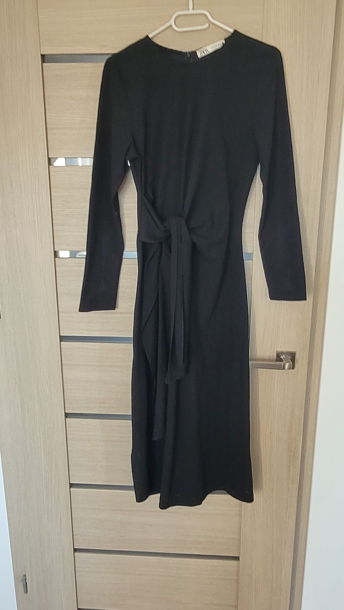 Zara czarna sukienka midi rozmiar S