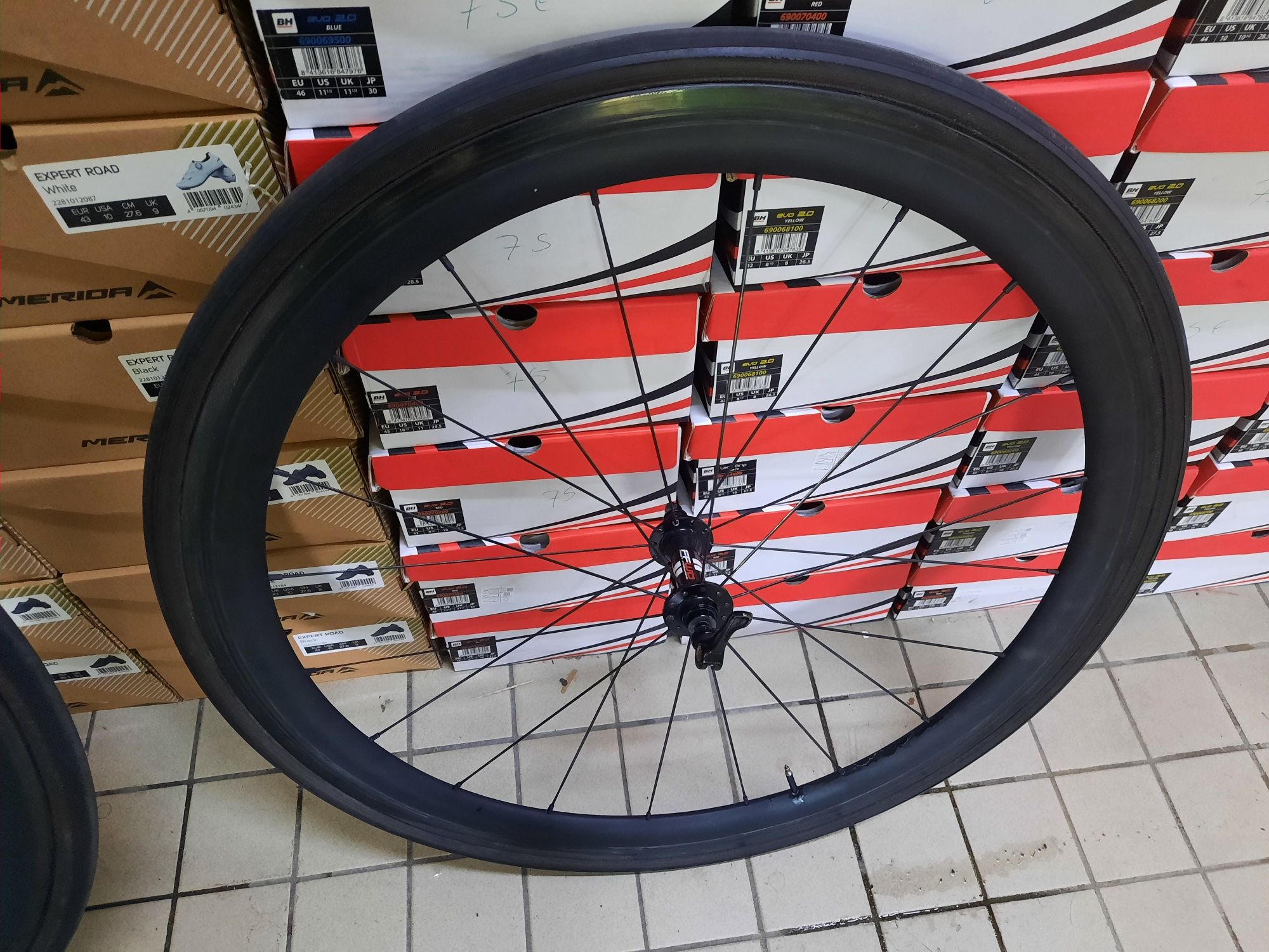 Rodas de carbono ffwd estrada