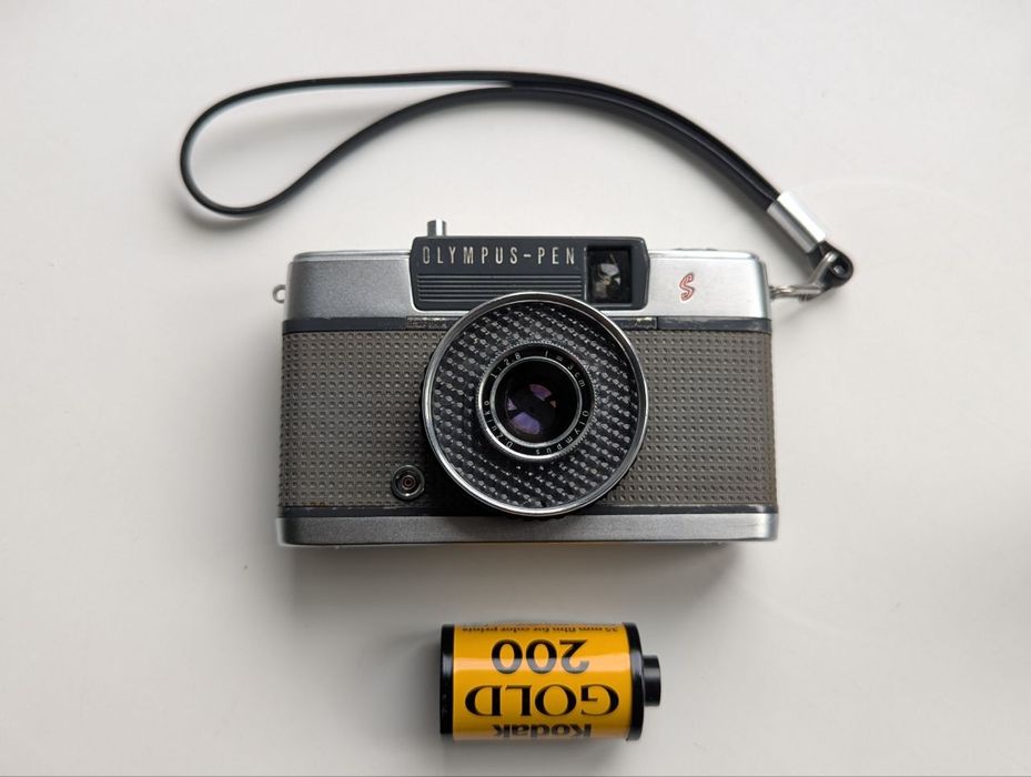 Olympus pen EE-S  Half-frame (півкадр)