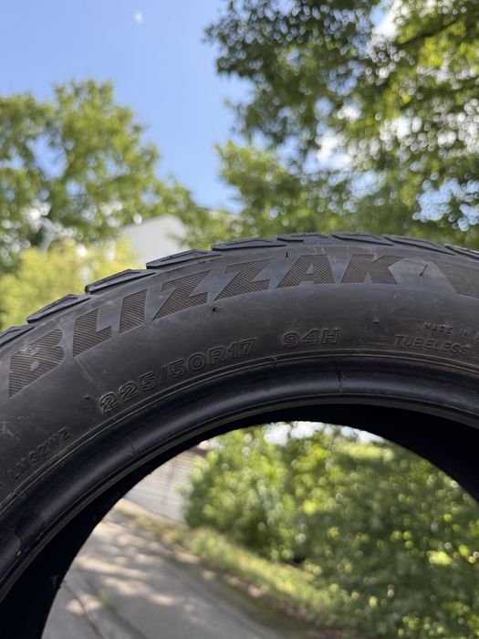 Резина BLIZZAK 225/50 R17