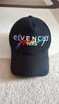 Кепка от Givenchy