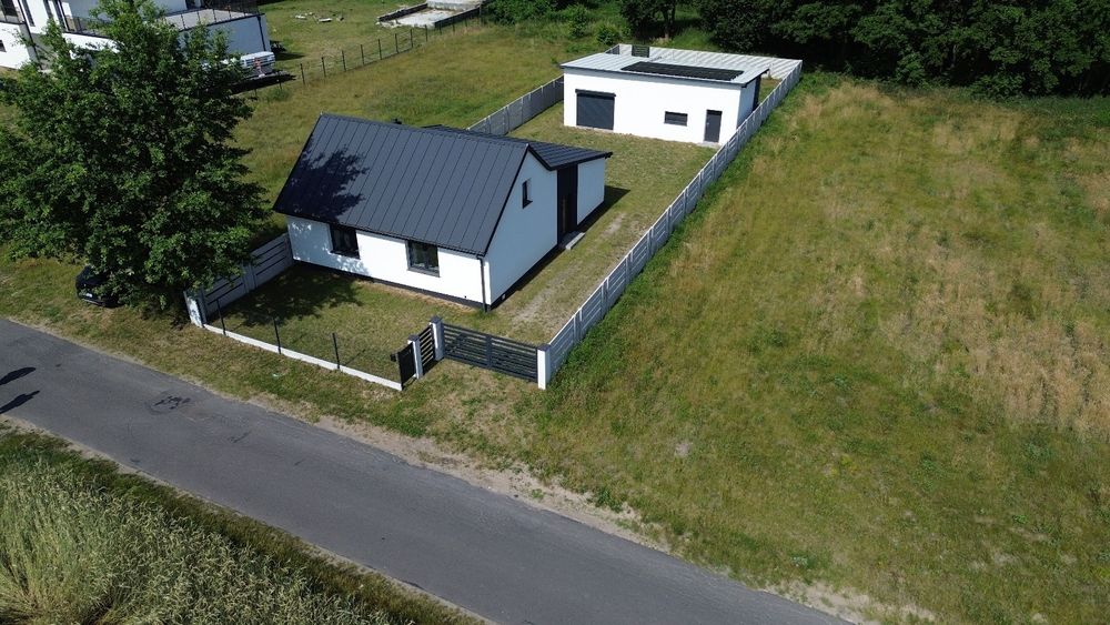 Dom jednorodzinny z garażem wolnostojącym