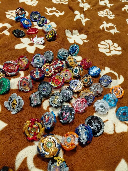 Продам волчки Beyblade