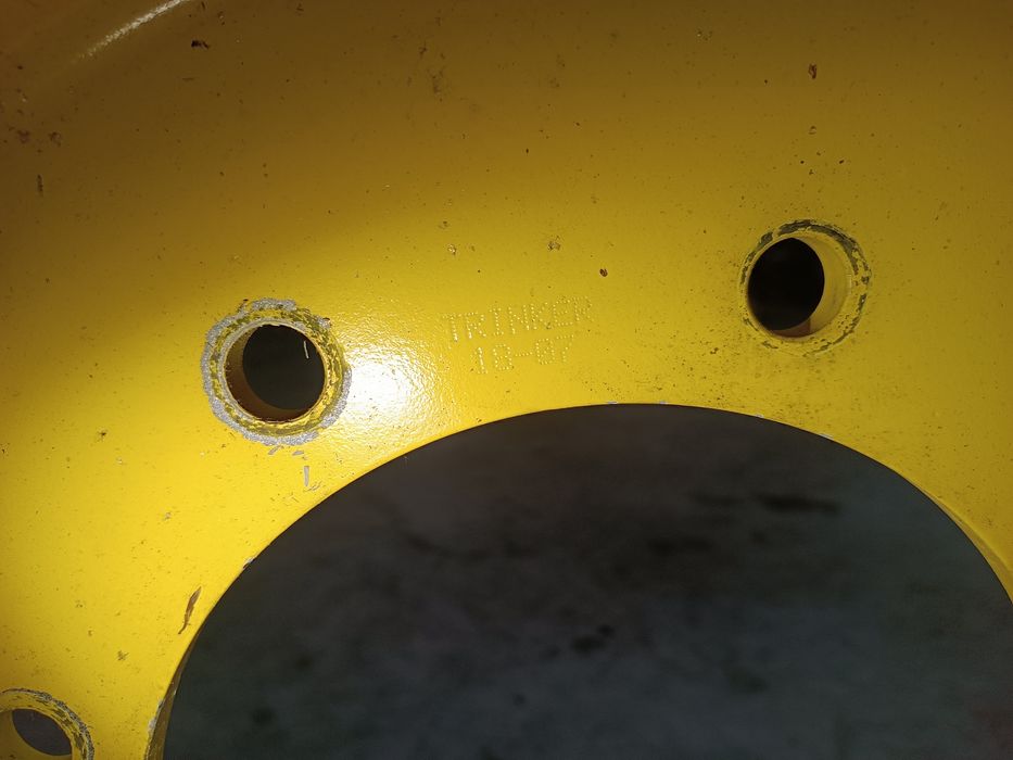 Felgi John Deere W10x24 przednie, międzyrzędowe, poszerzające Fendt
