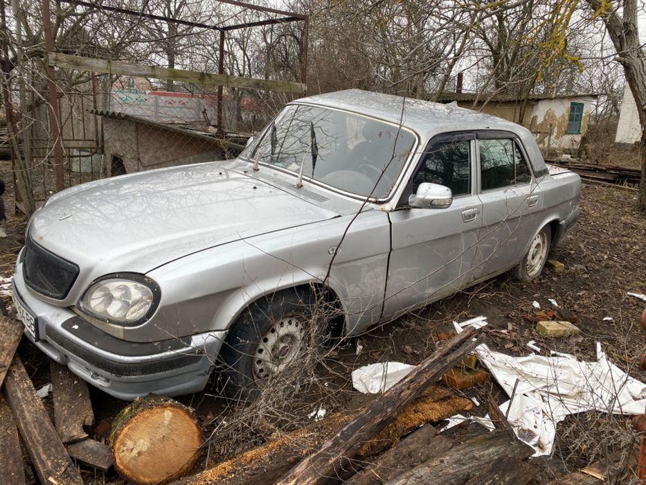 Автомобіль волга 31105