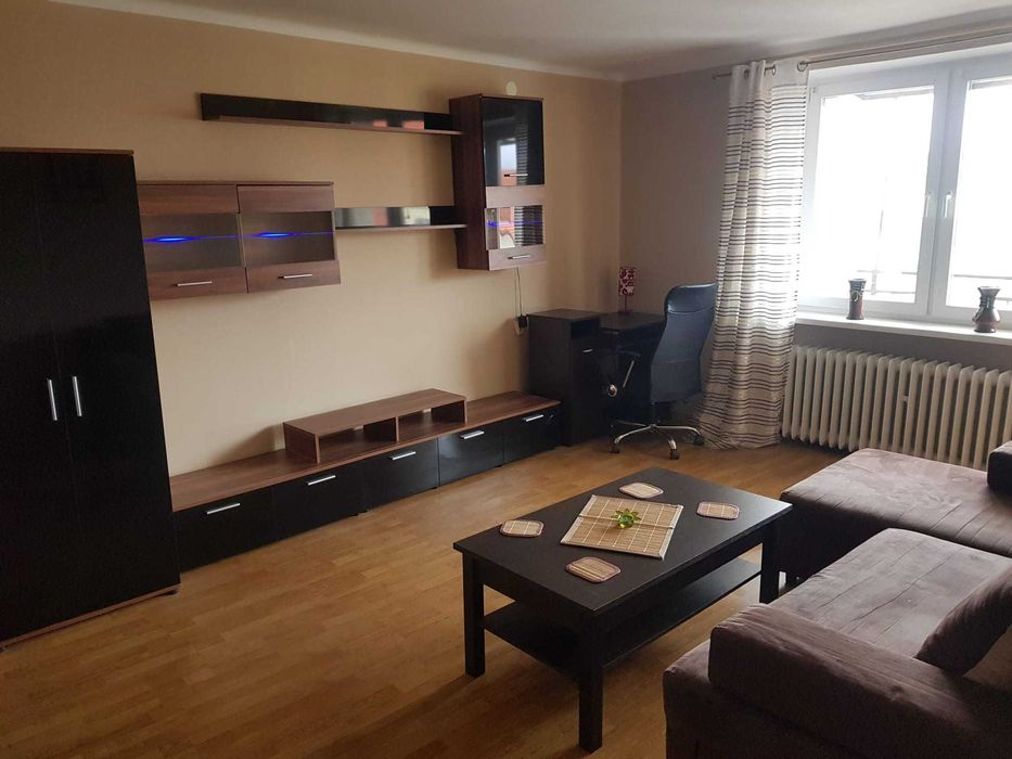 Wynajmę dużą  40m2 kawalerkę z balkonem w centrum