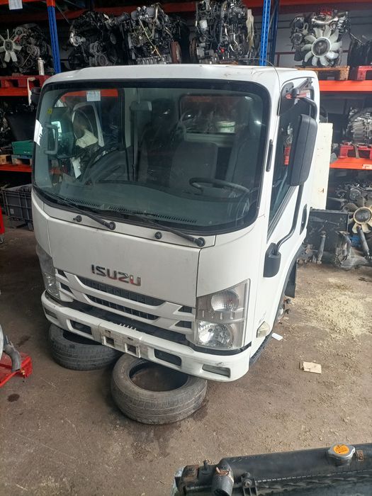 Cabine estreita isuzu