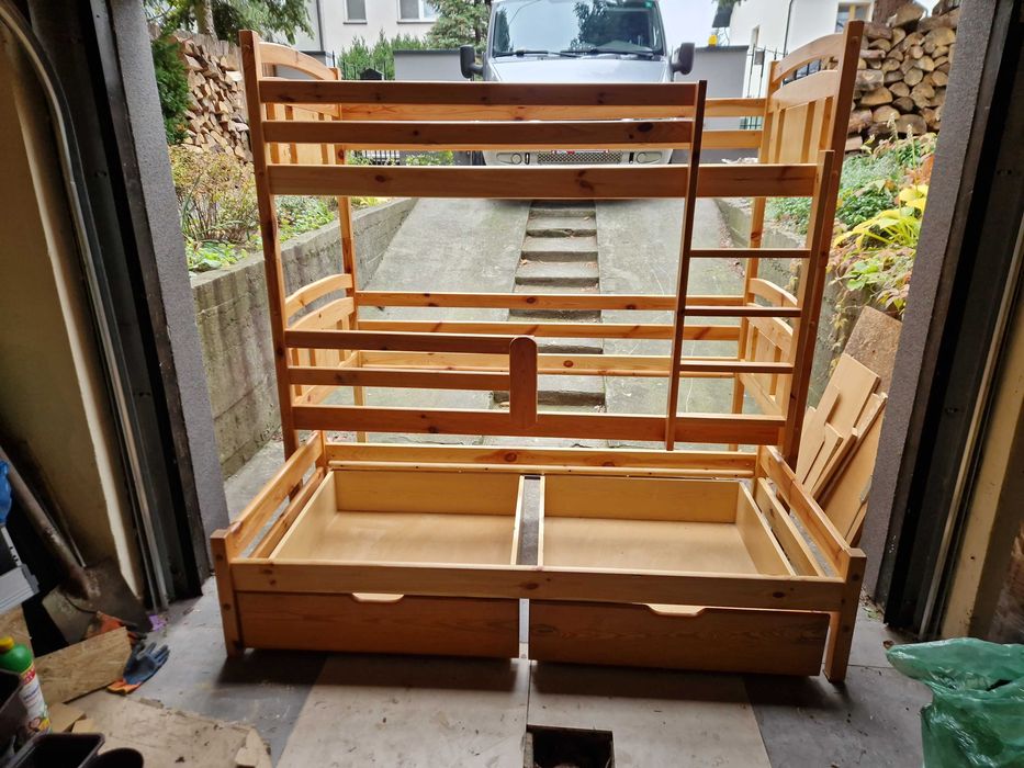 Łóżko piętrowe drewniane dla 3 dzieci