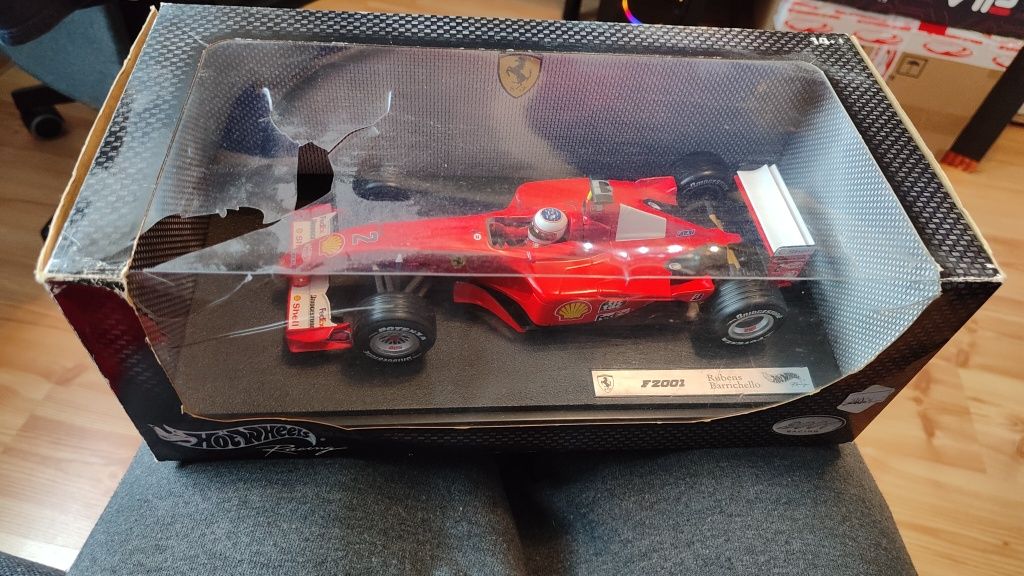 F1 Ferrari F2001 Rubens Barichello 1:18 Hotwheels
