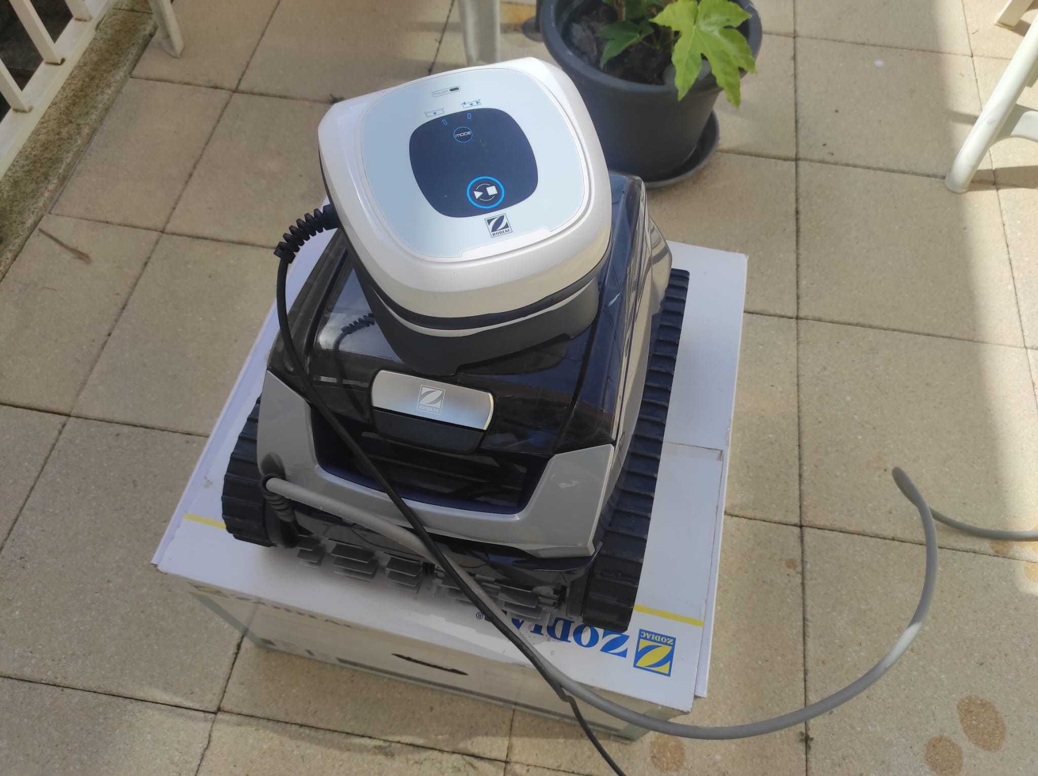 Robot Piscina Zodiac Voyager Re 4200