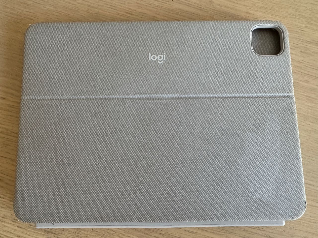ETUI Logitech Combo Touch do iPada PRO