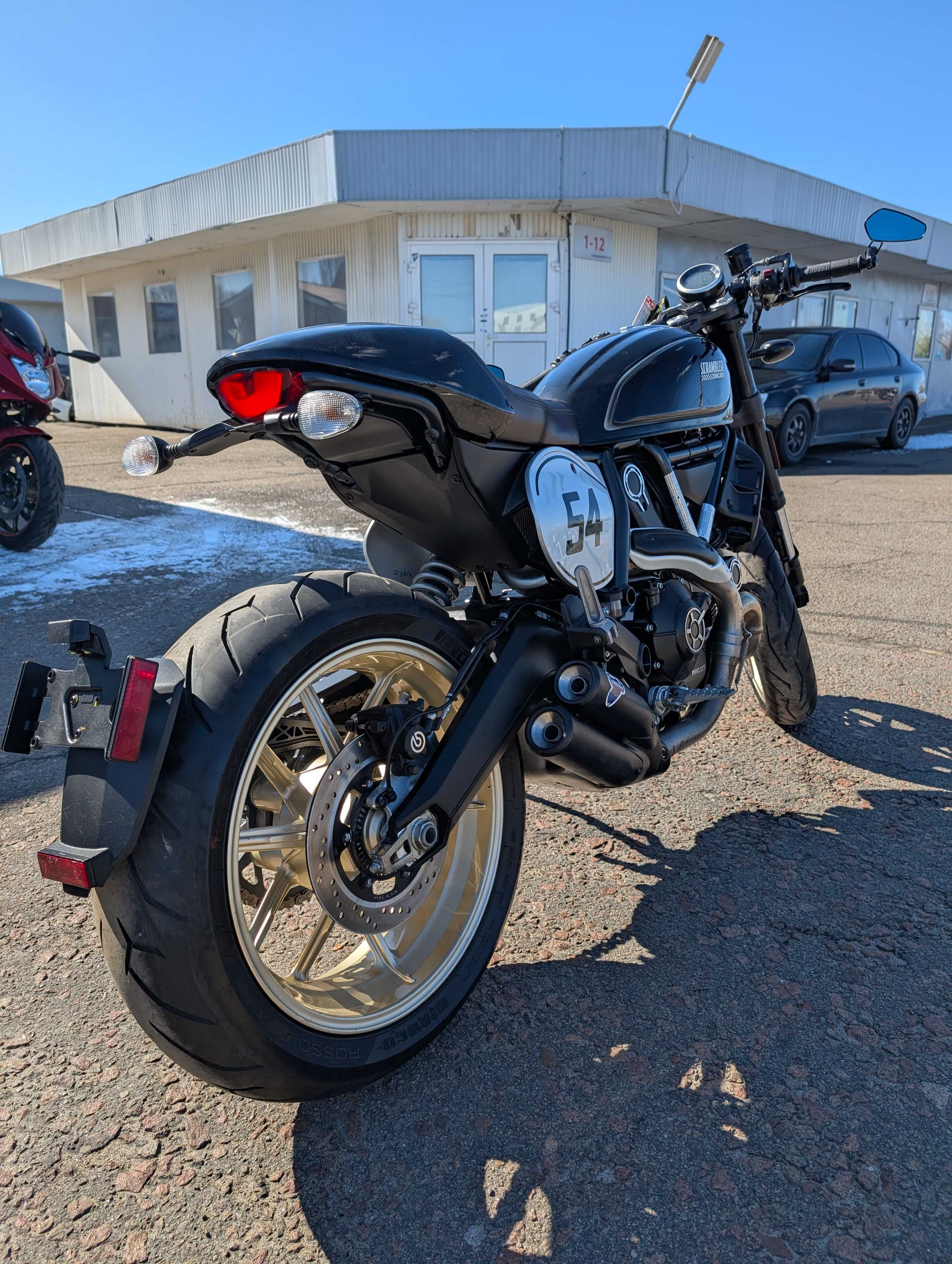 Мотоцикл Ducati Scrambler 800 ABS Cafe Racer MoToBaZa