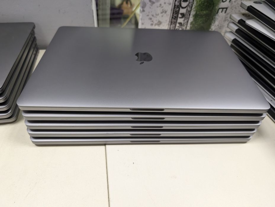 Ноутбук Apple MacBook Pro A2141 Core i7-9750H - відео 4ГБ