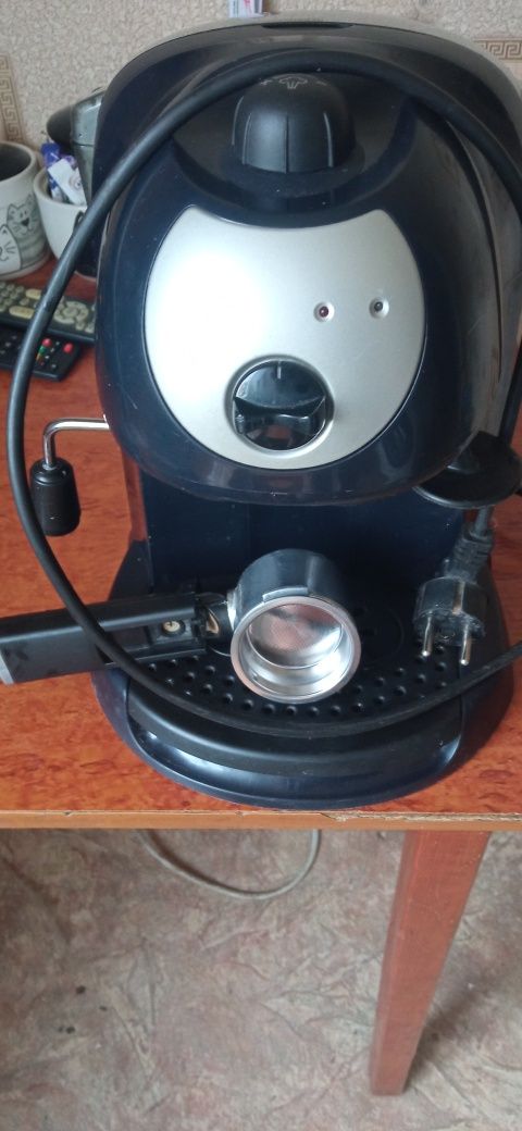 Кофеварка Delonghi