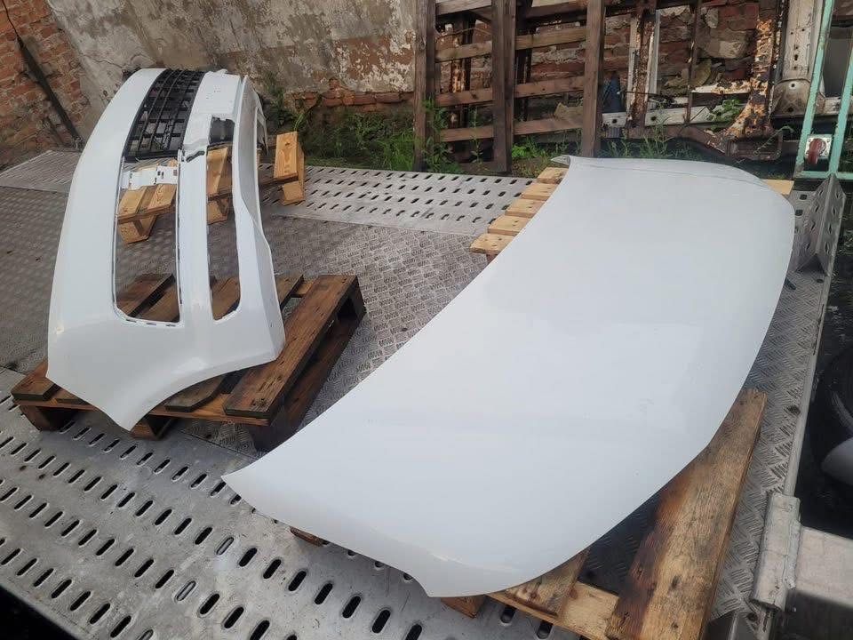 Maska Biała  Vw t5 lift T5.1 Kod lakieru LB9A