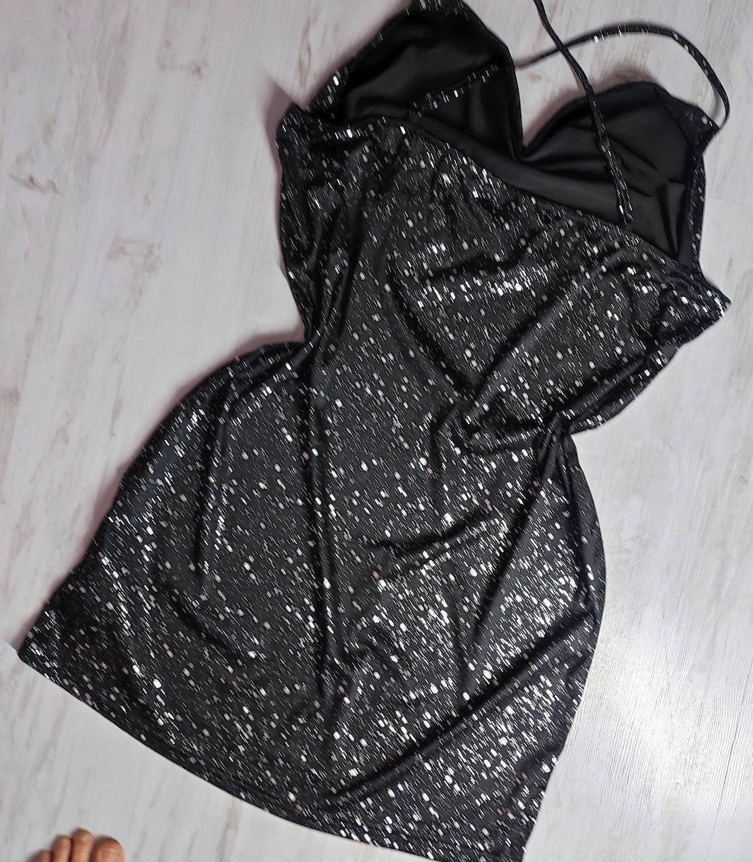 Błyszcząca sukienka plussize 48
