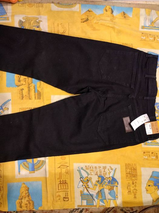 Продам джинсы, новые.