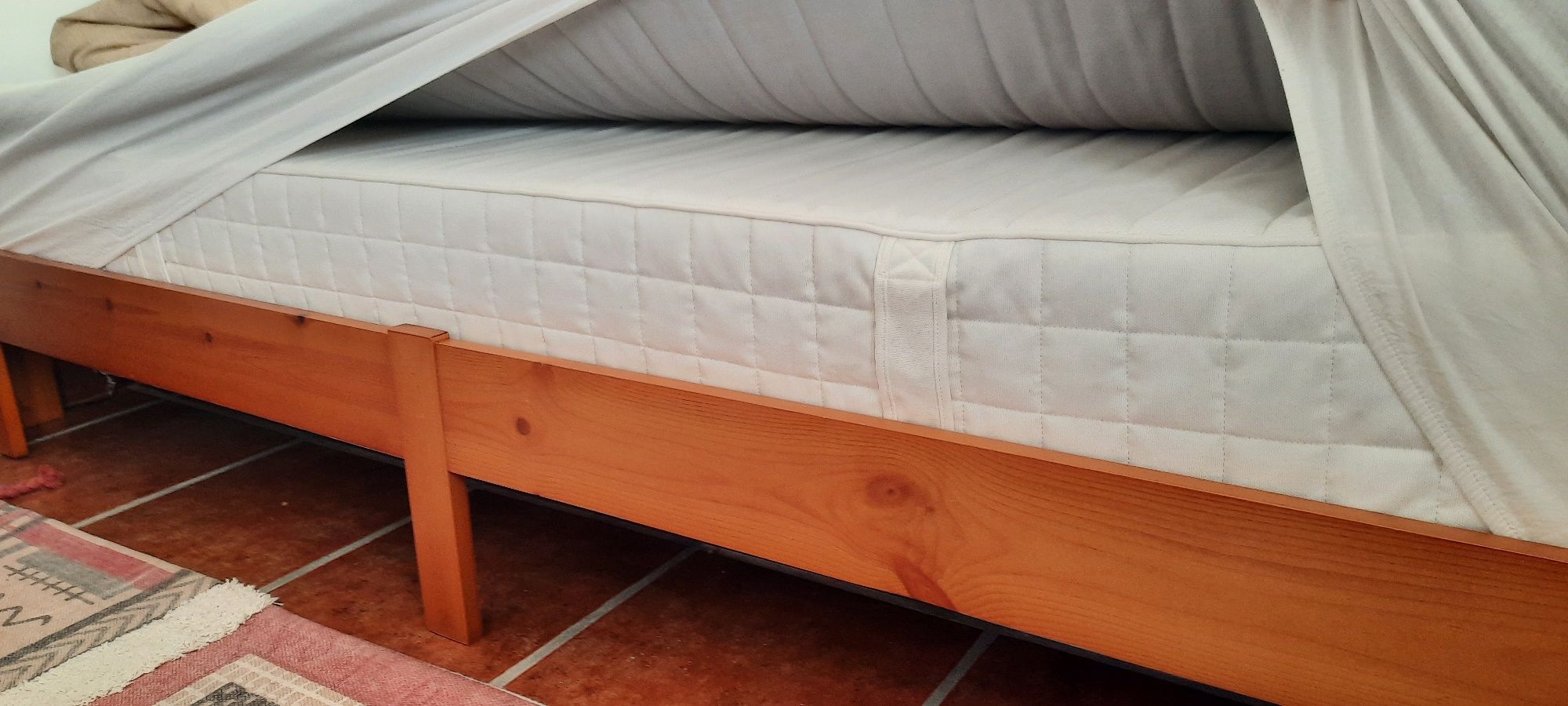 Cama  90x200 cm com colchão