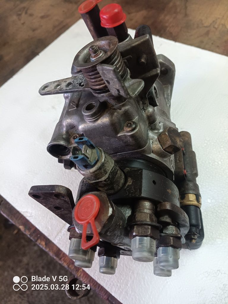 Pompa wtryskowa Lucas 8921A294T oraz wtryski massey ferguson 6260