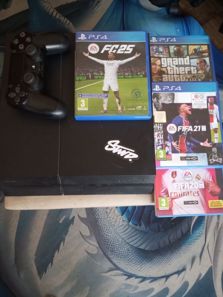 PS4 com comando+FC25,GTA V,FIFA 21 e 20